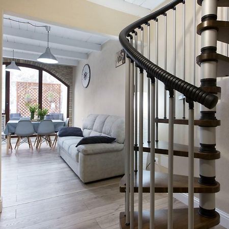 White House Apartment กาญารี ภายนอก รูปภาพ