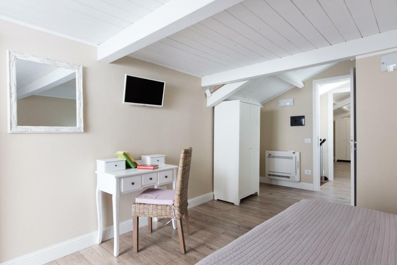 White House Apartment กาญารี ภายนอก รูปภาพ